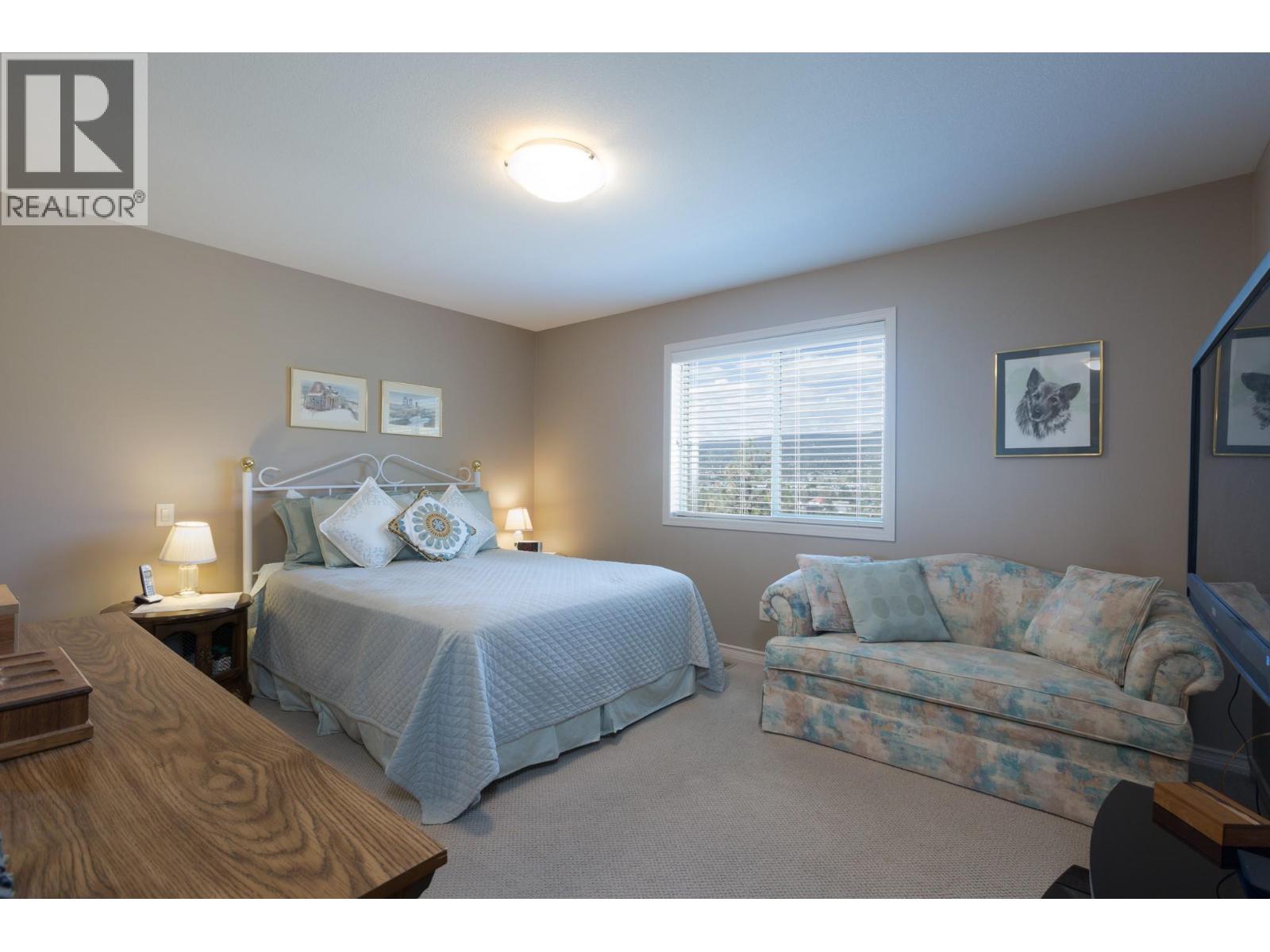 #29 3512 Ridge Boulevard - 10