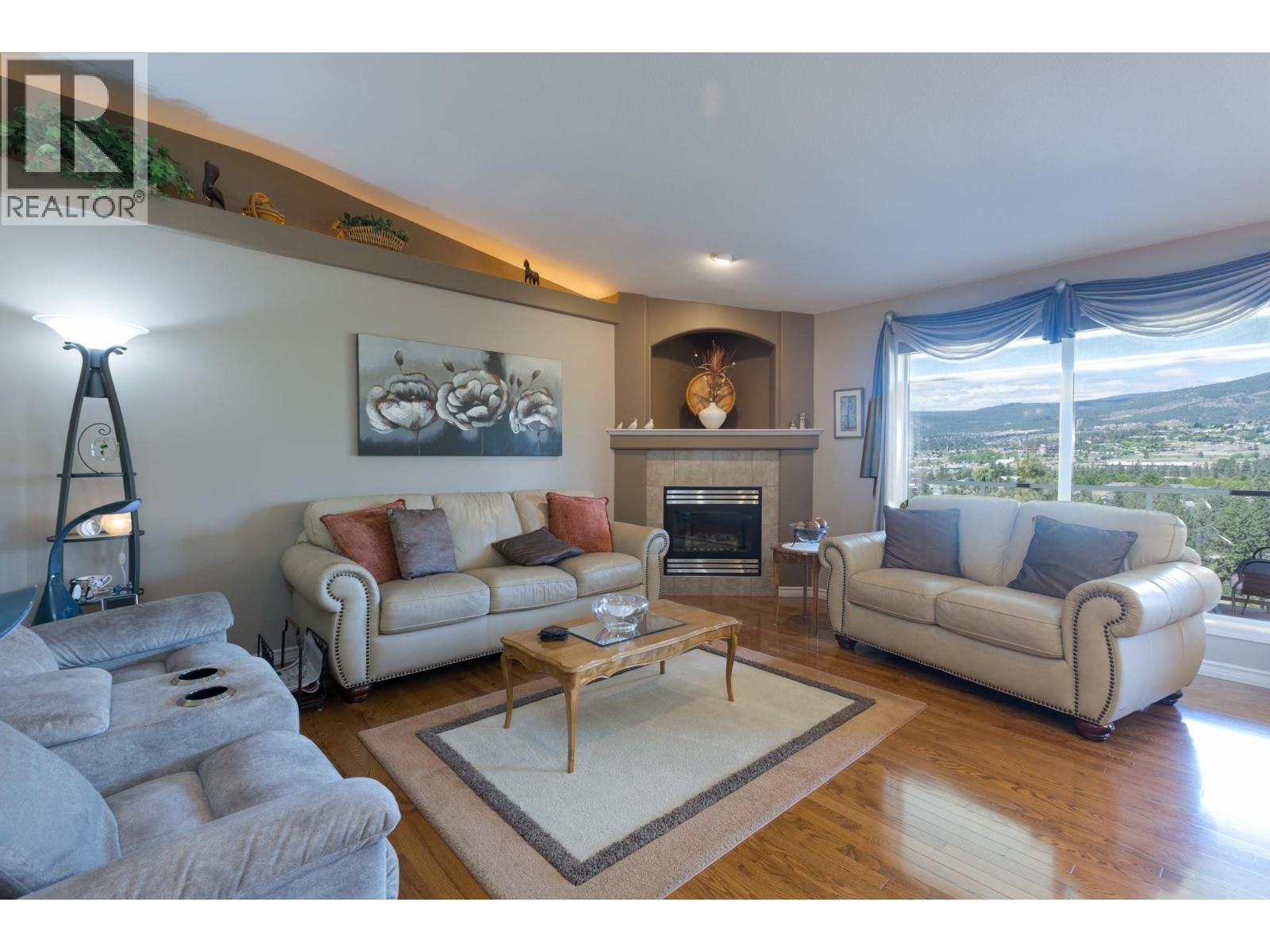 #29 3512 Ridge Boulevard - 4