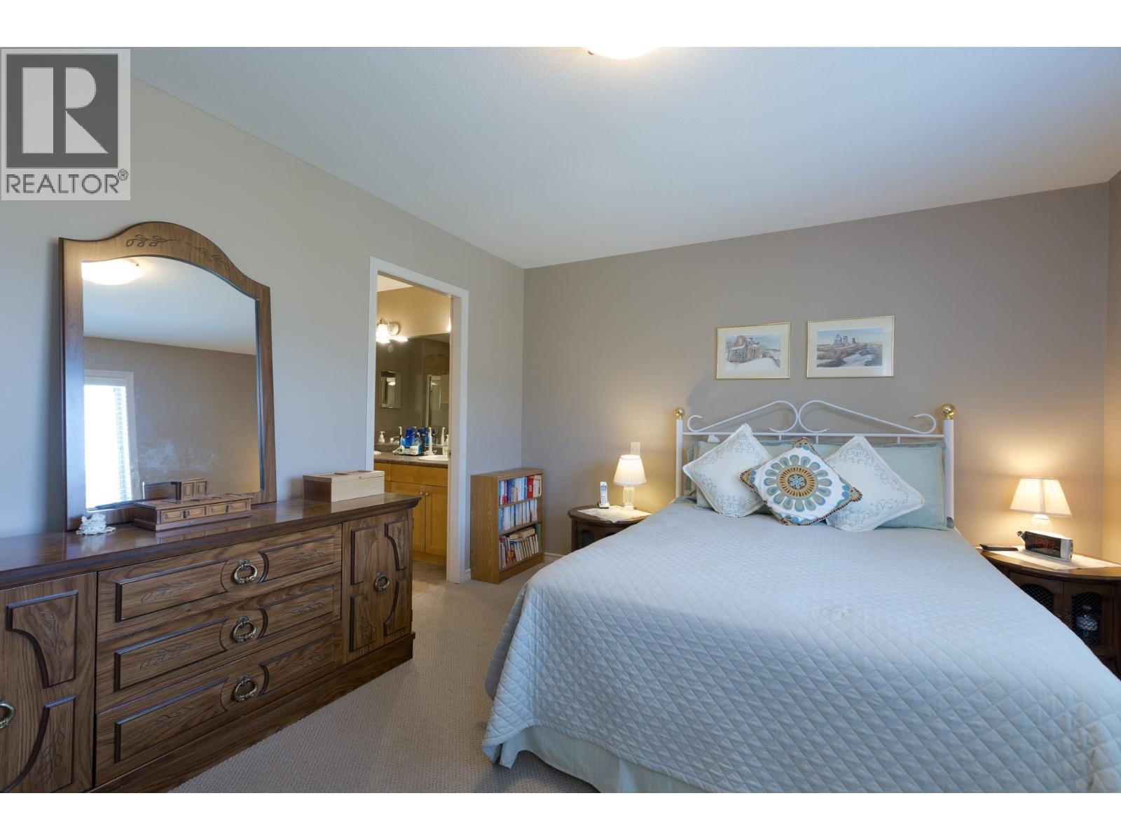 #29 3512 Ridge Boulevard - 11