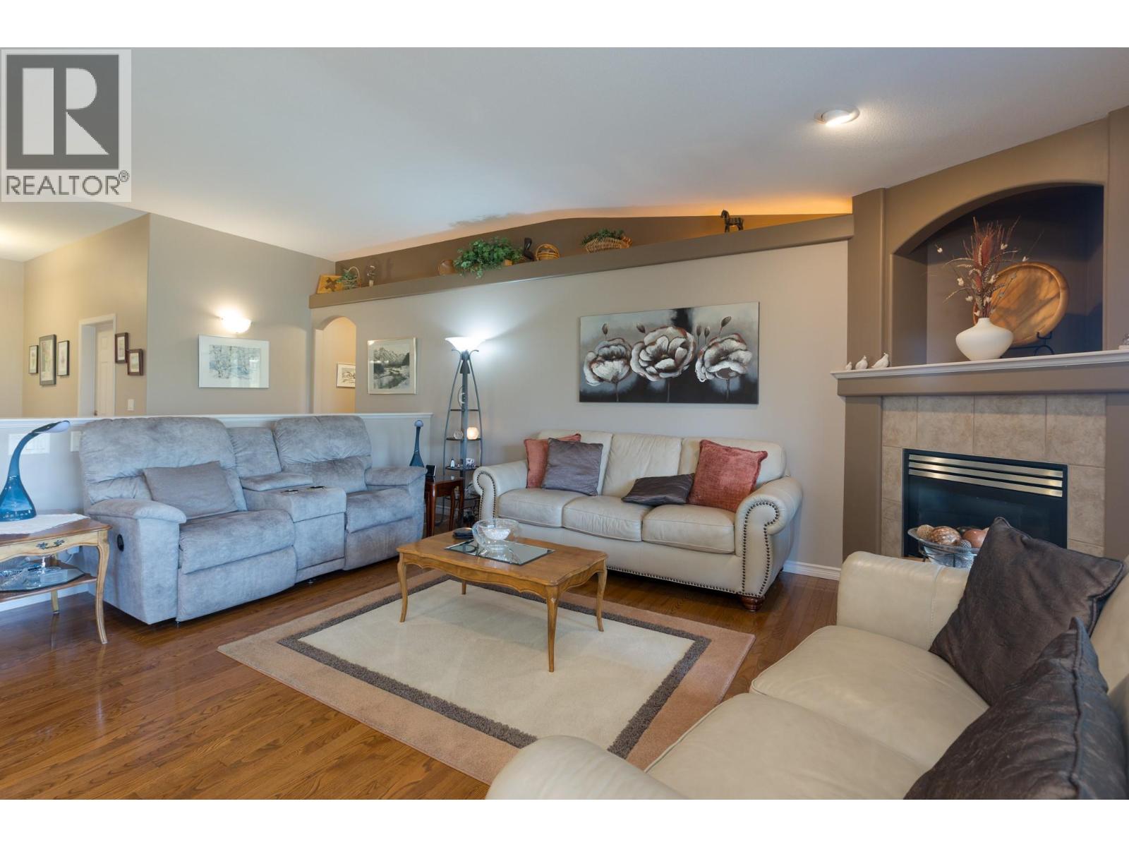 #29 3512 Ridge Boulevard - 17