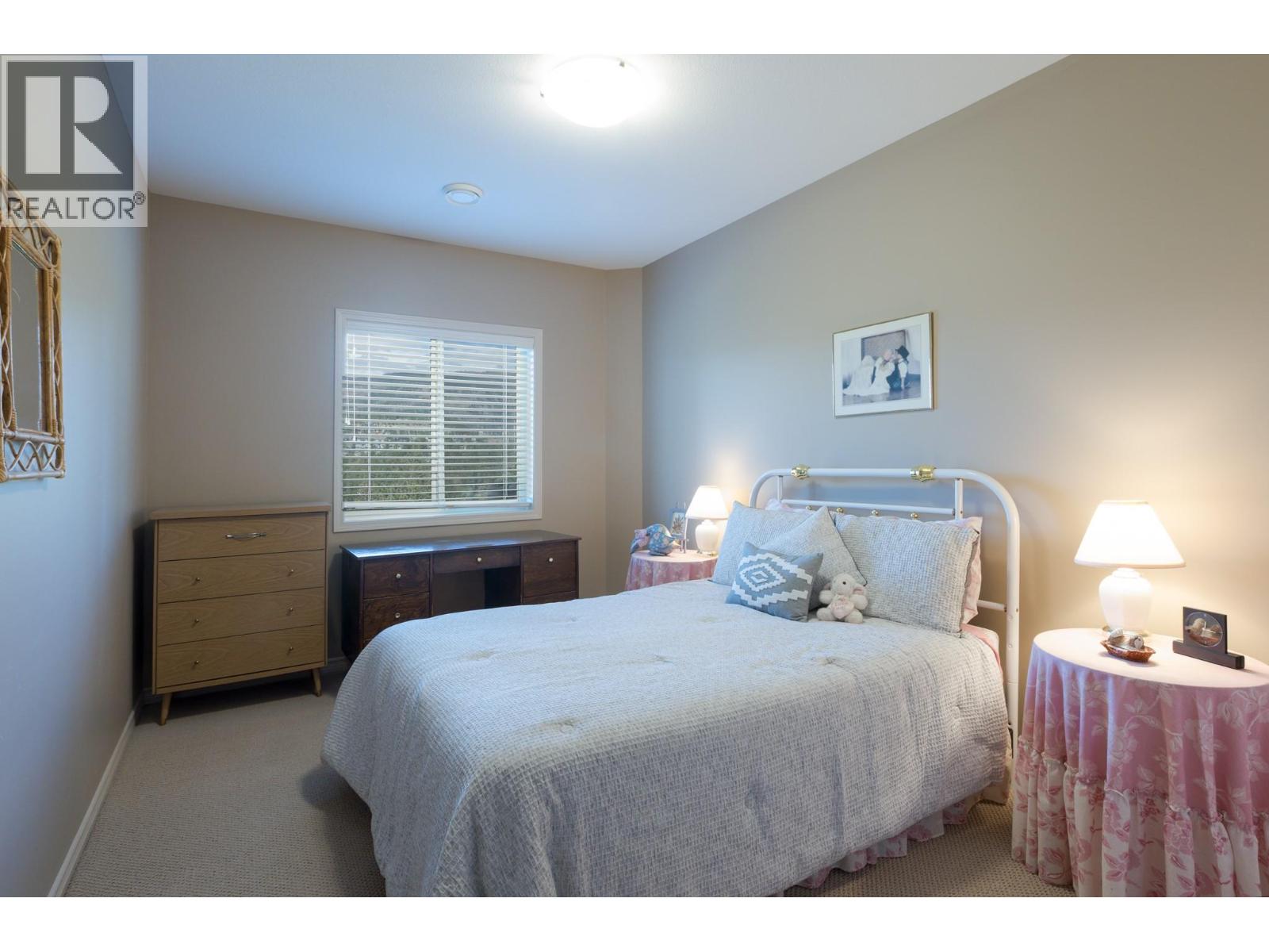 #29 3512 Ridge Boulevard - 32