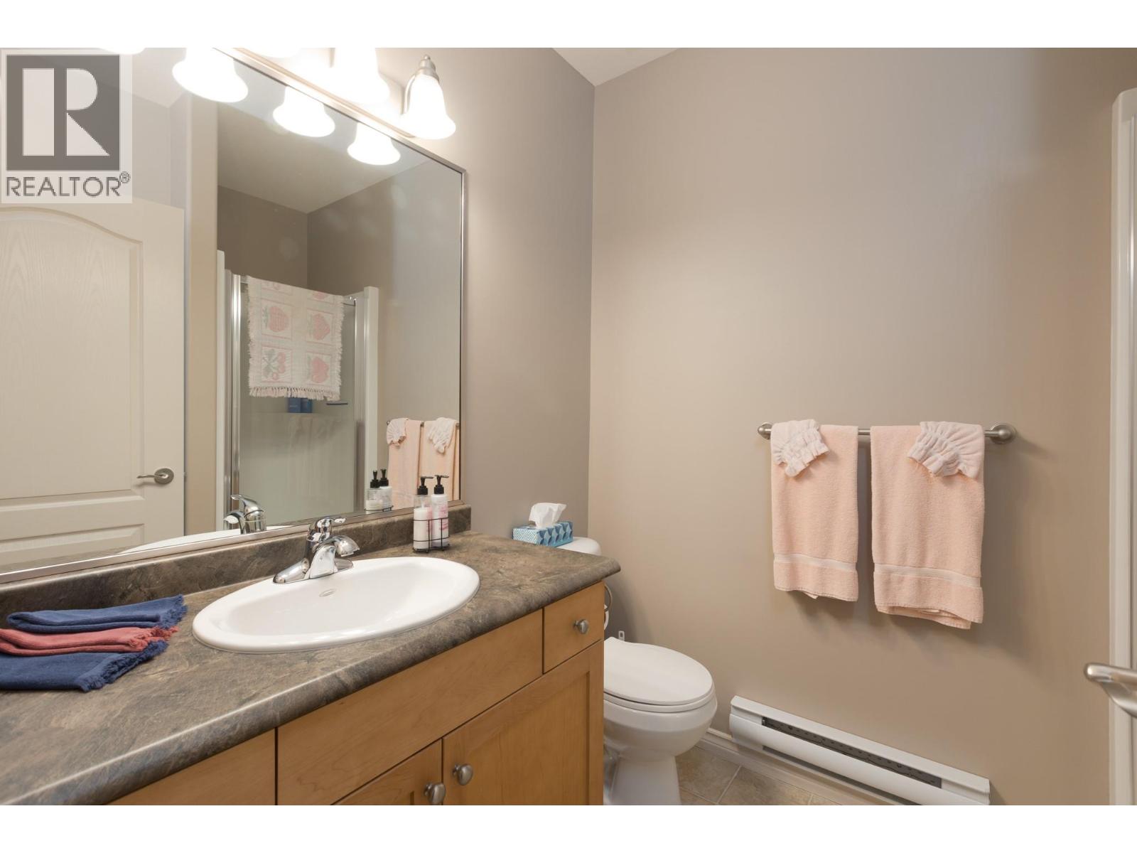 #29 3512 Ridge Boulevard - 34