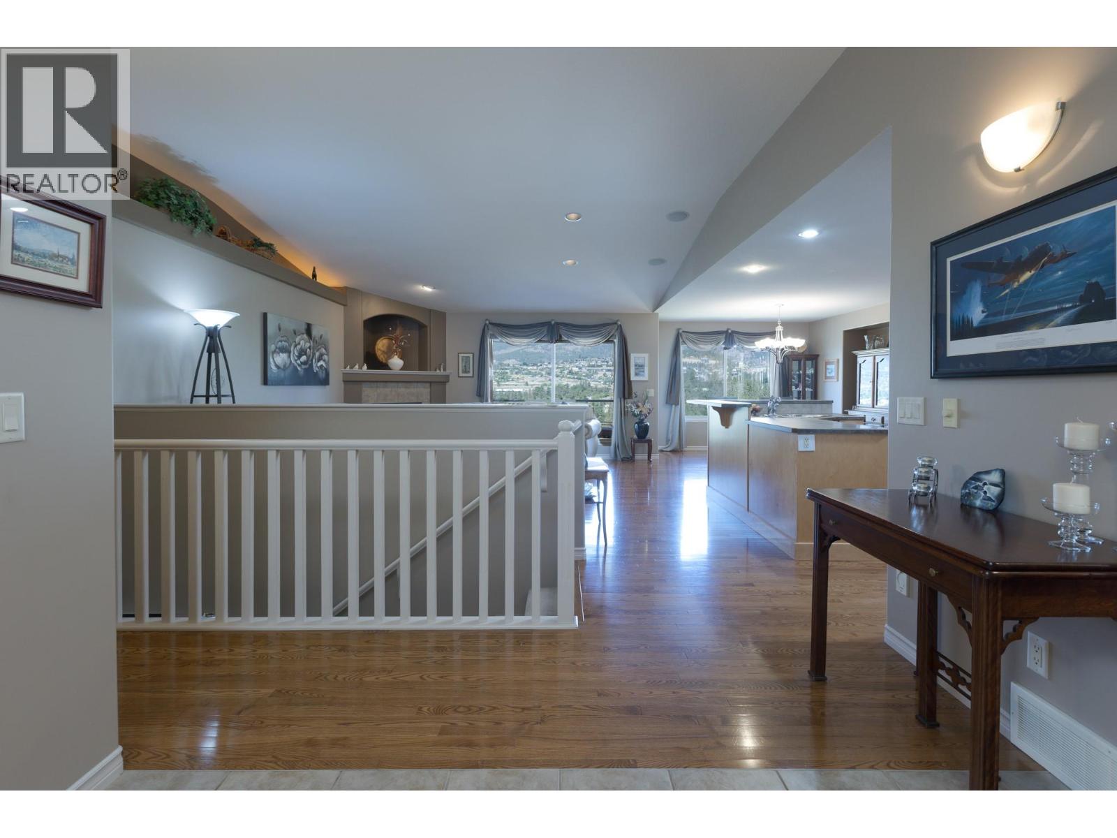 #29 3512 Ridge Boulevard - 16
