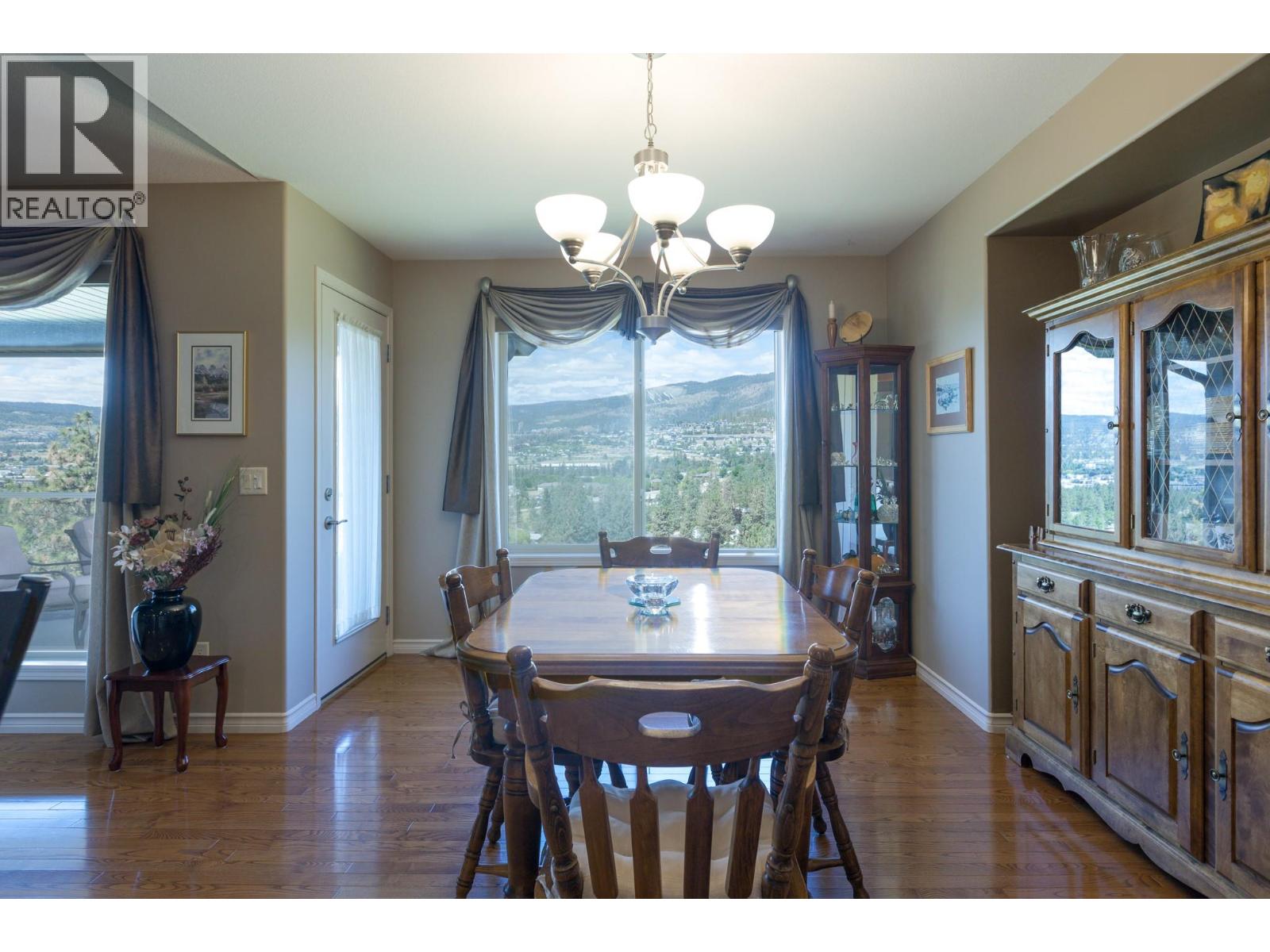 #29 3512 Ridge Boulevard - 24