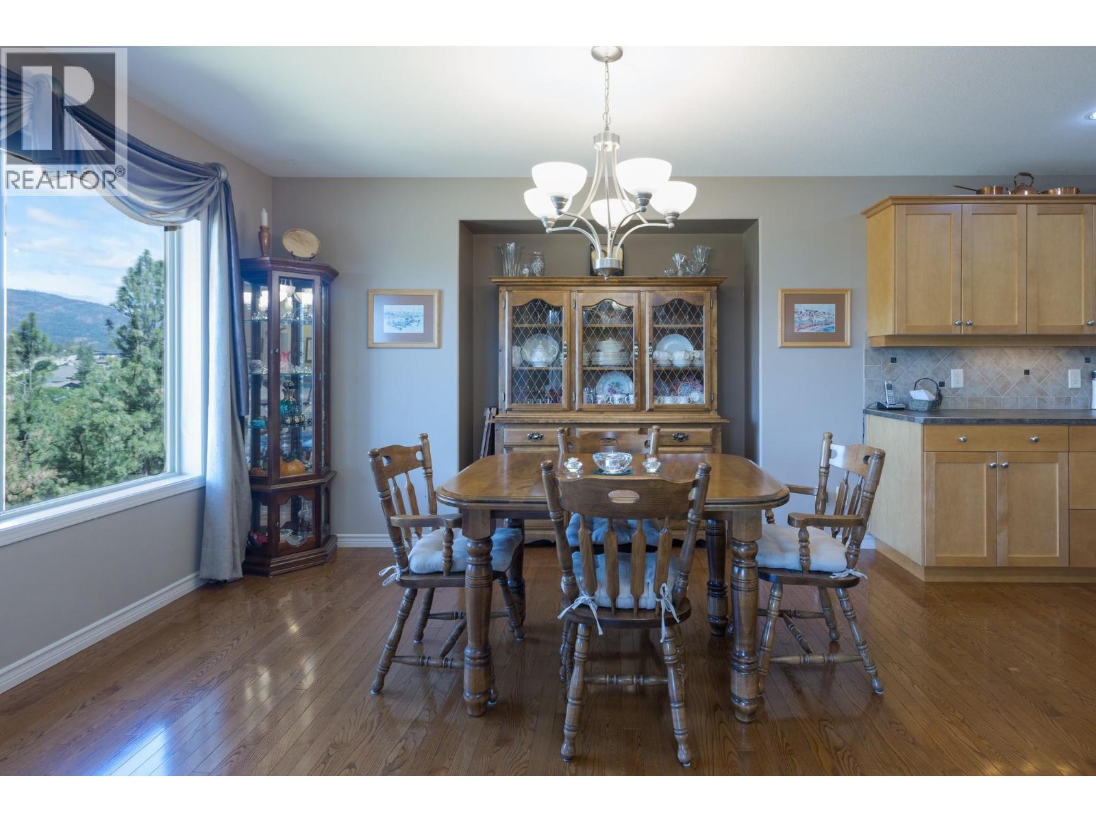 #29 3512 Ridge Boulevard - 18