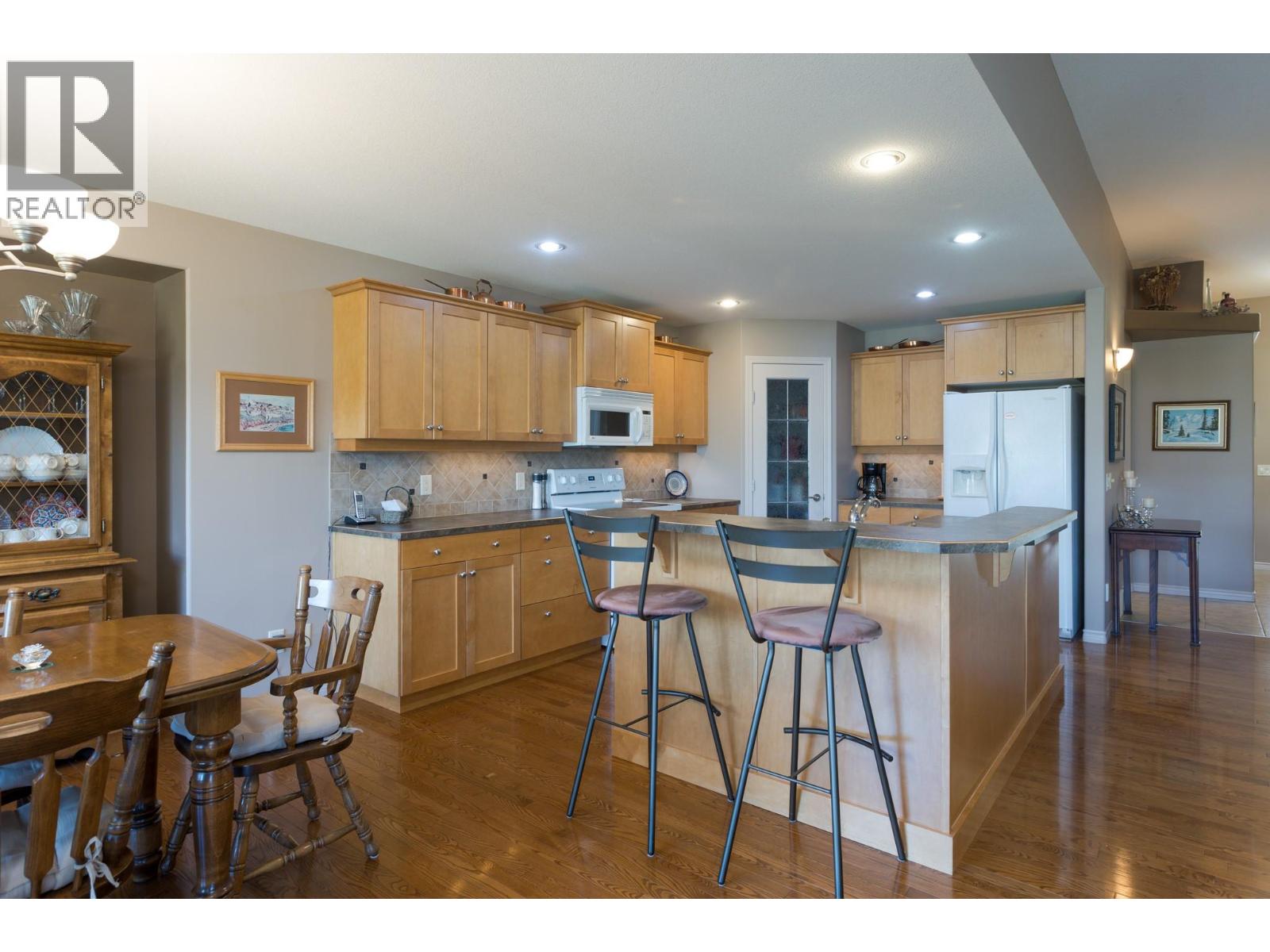 #29 3512 Ridge Boulevard - 19