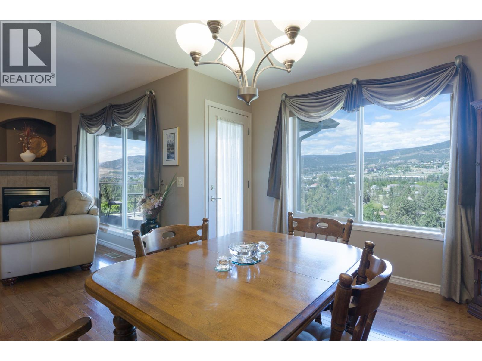 #29 3512 Ridge Boulevard - 25