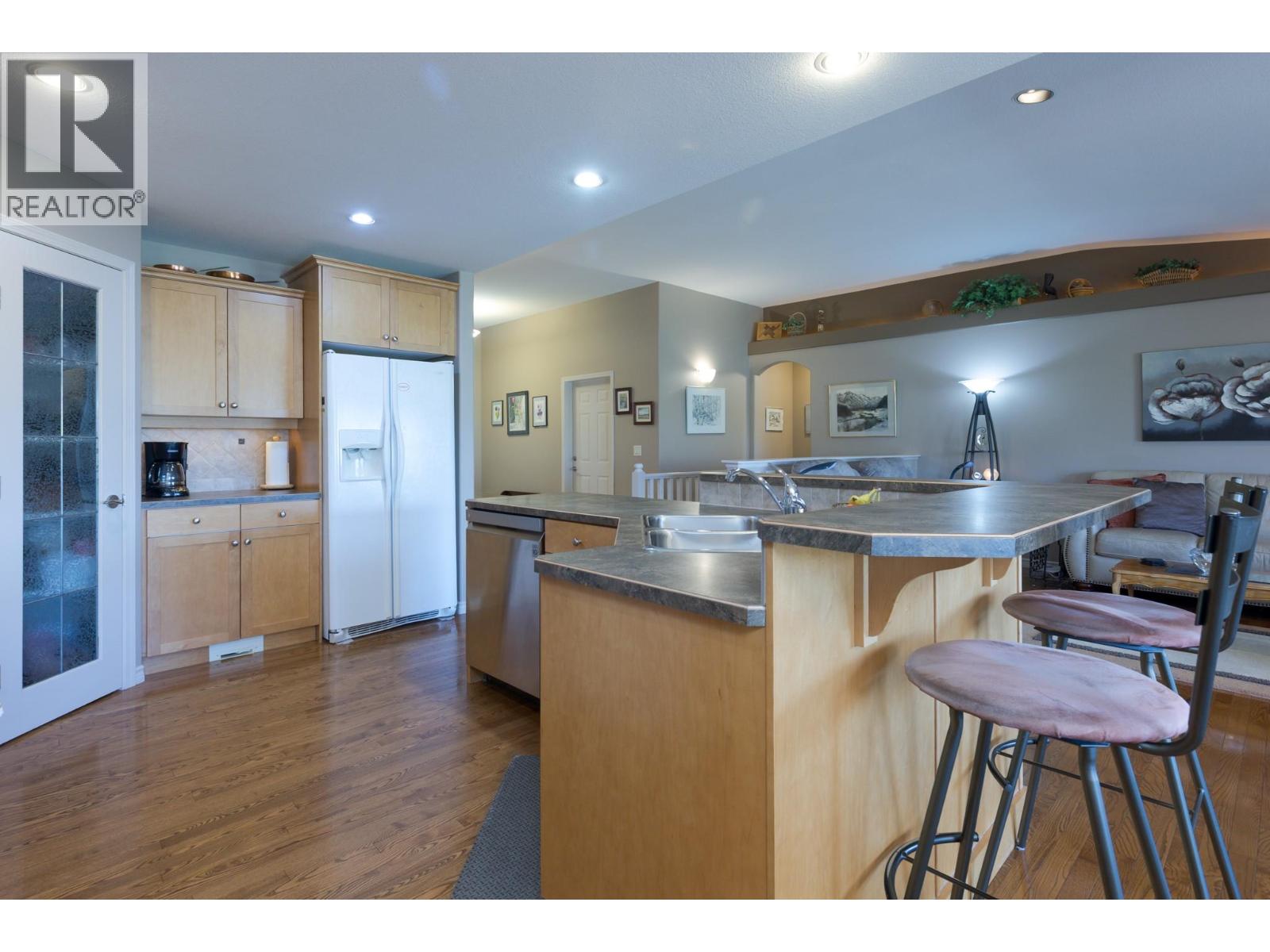 #29 3512 Ridge Boulevard - 20