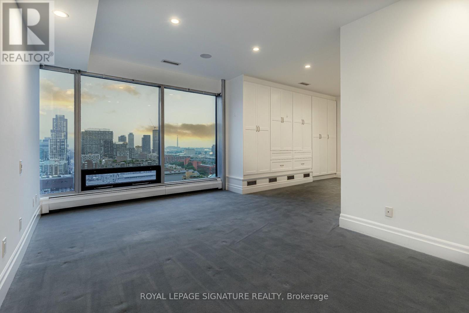 #2202 30 WELLINGTON STREET E - 25