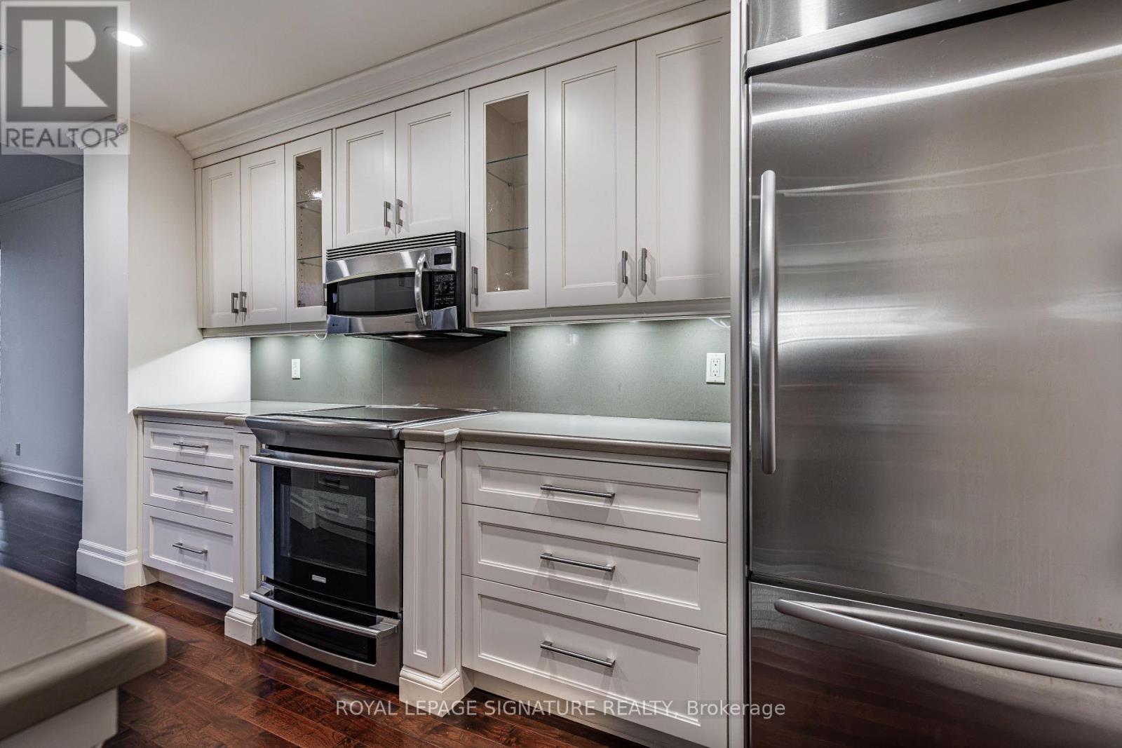 #2202 30 WELLINGTON STREET E - 20