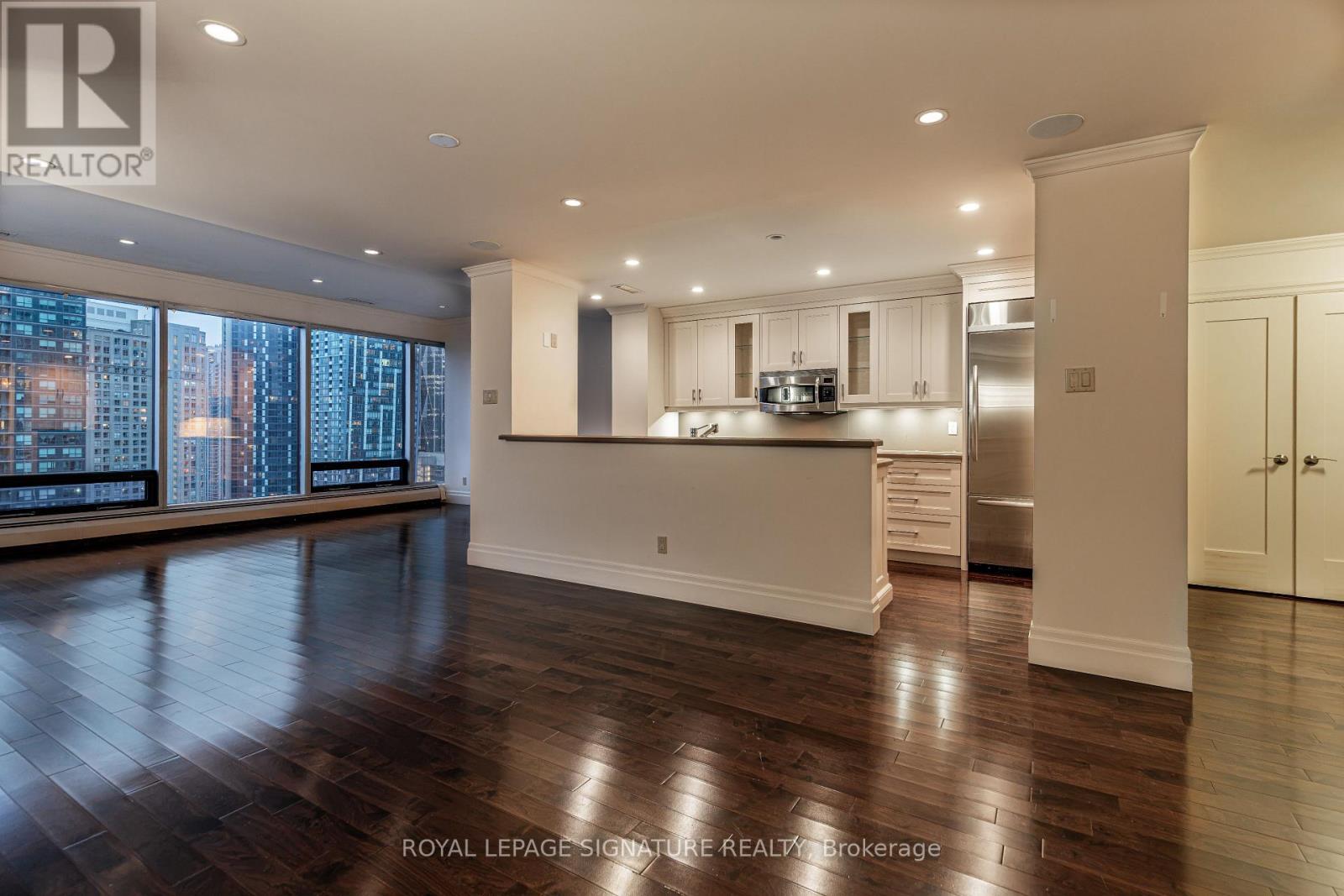 #2202 30 WELLINGTON STREET E - 13