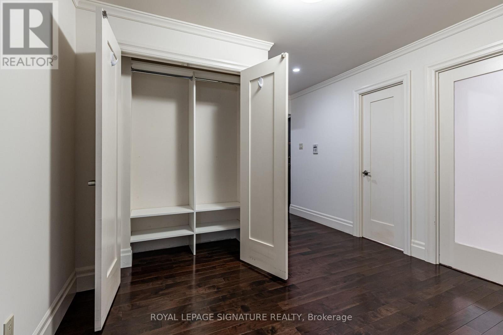 #2202 30 WELLINGTON STREET E - 11