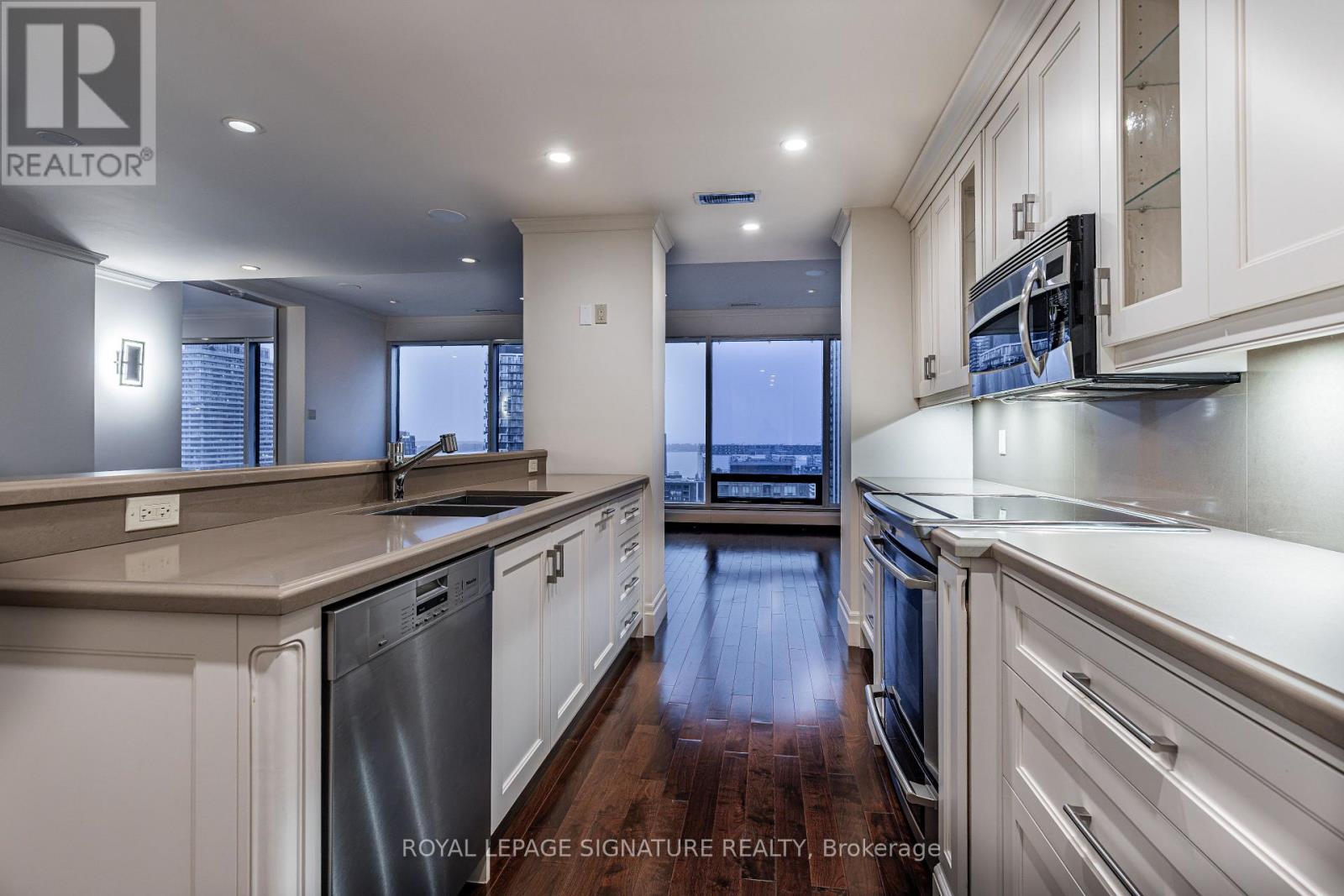 #2202 30 WELLINGTON STREET E - 21