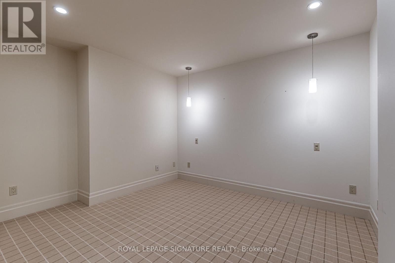 #2202 30 WELLINGTON STREET E - Image 32