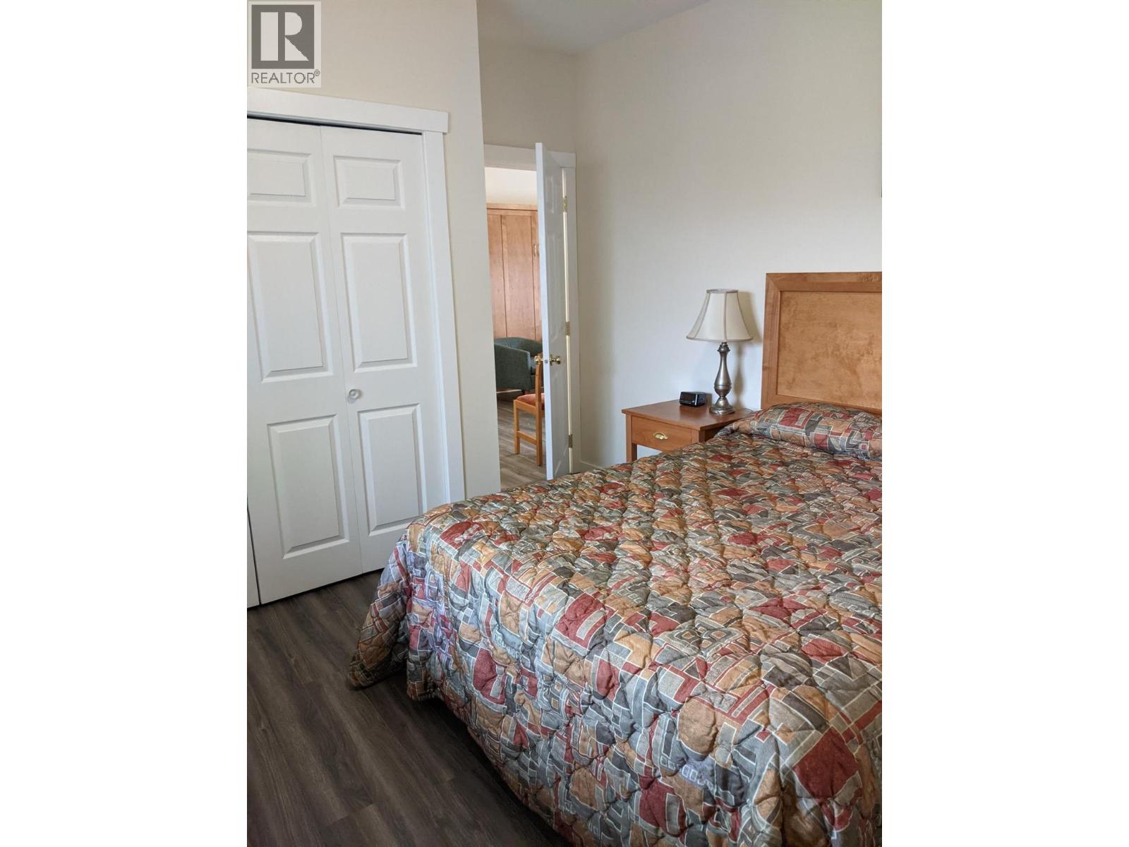  6203 Willow Avenue, Summerland