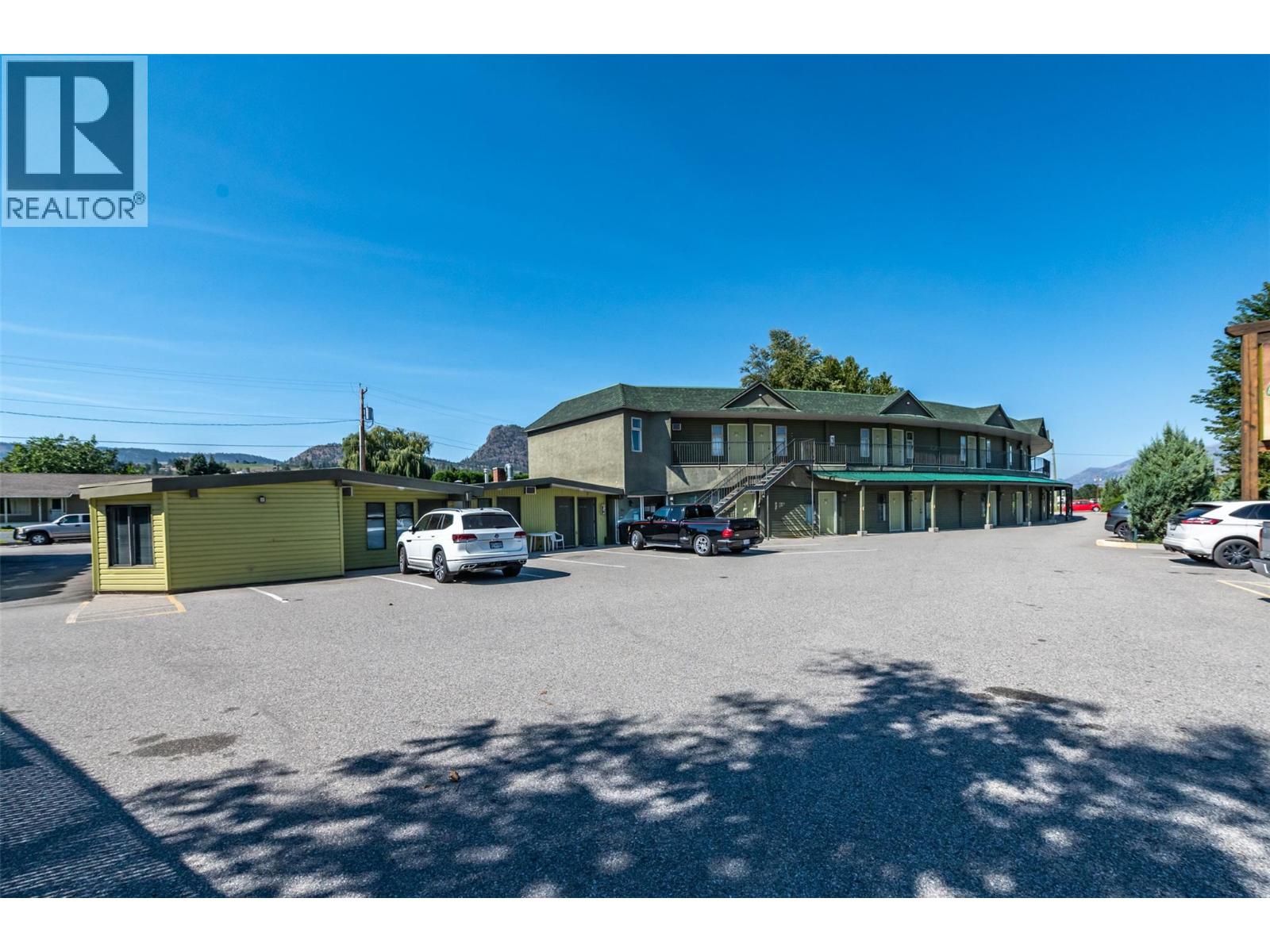  6203 Willow Avenue, Summerland