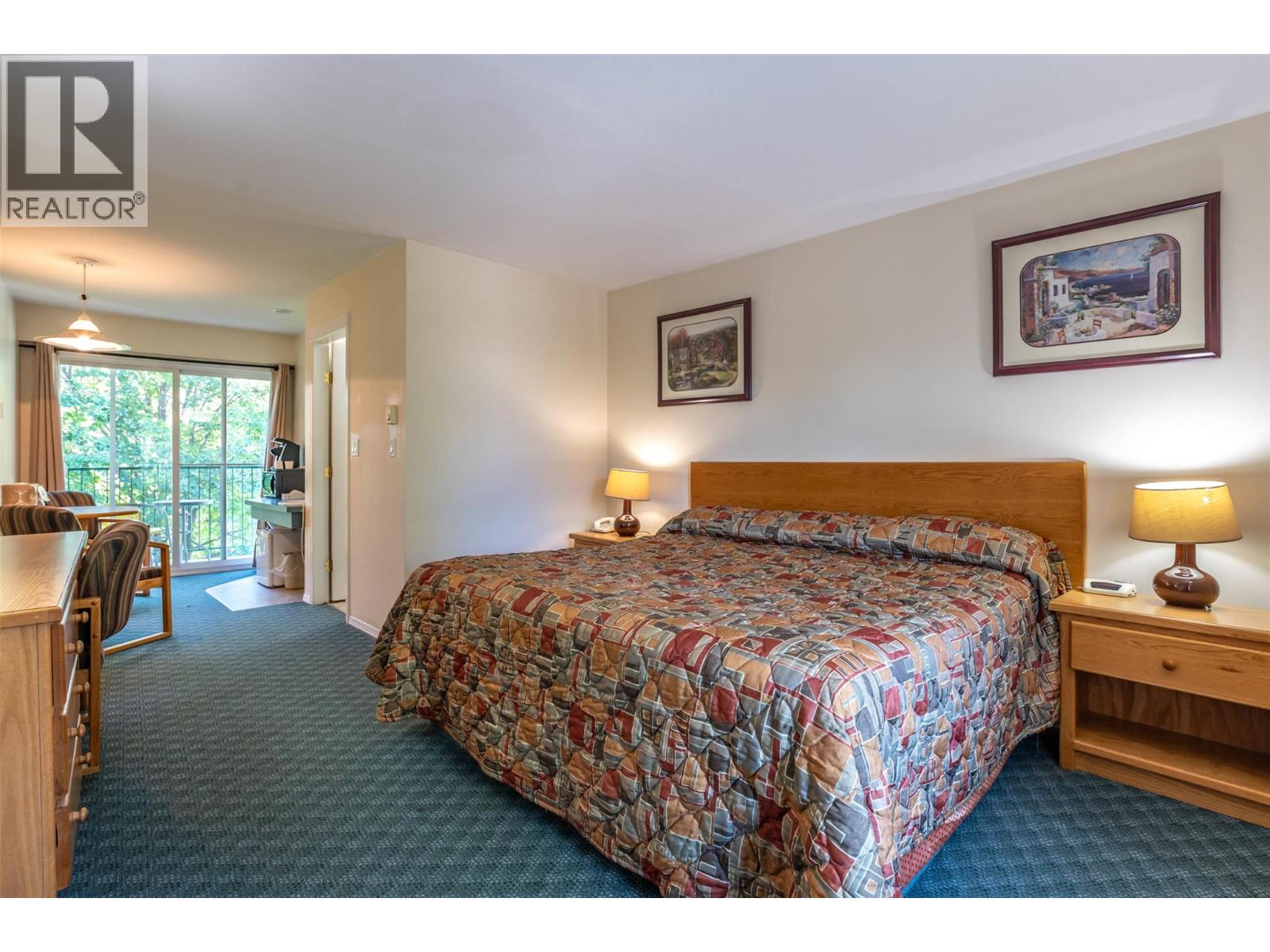  6203 Willow Avenue, Summerland