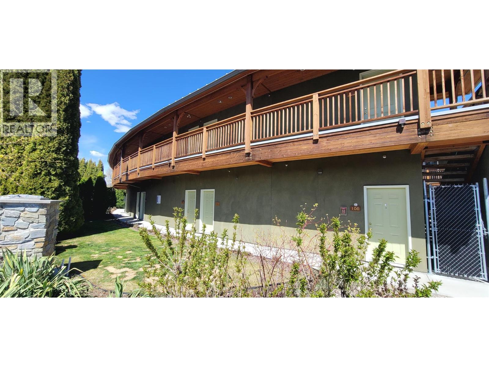  6203 Willow Avenue, Summerland