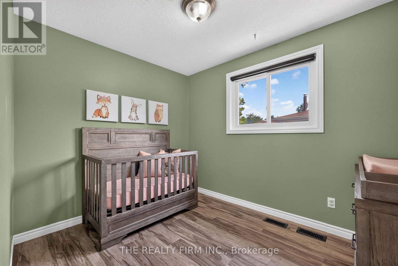 23 CONFEDERATION DRIVE - Image 17