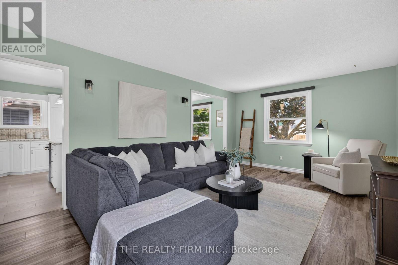 23 CONFEDERATION DRIVE - Image 3