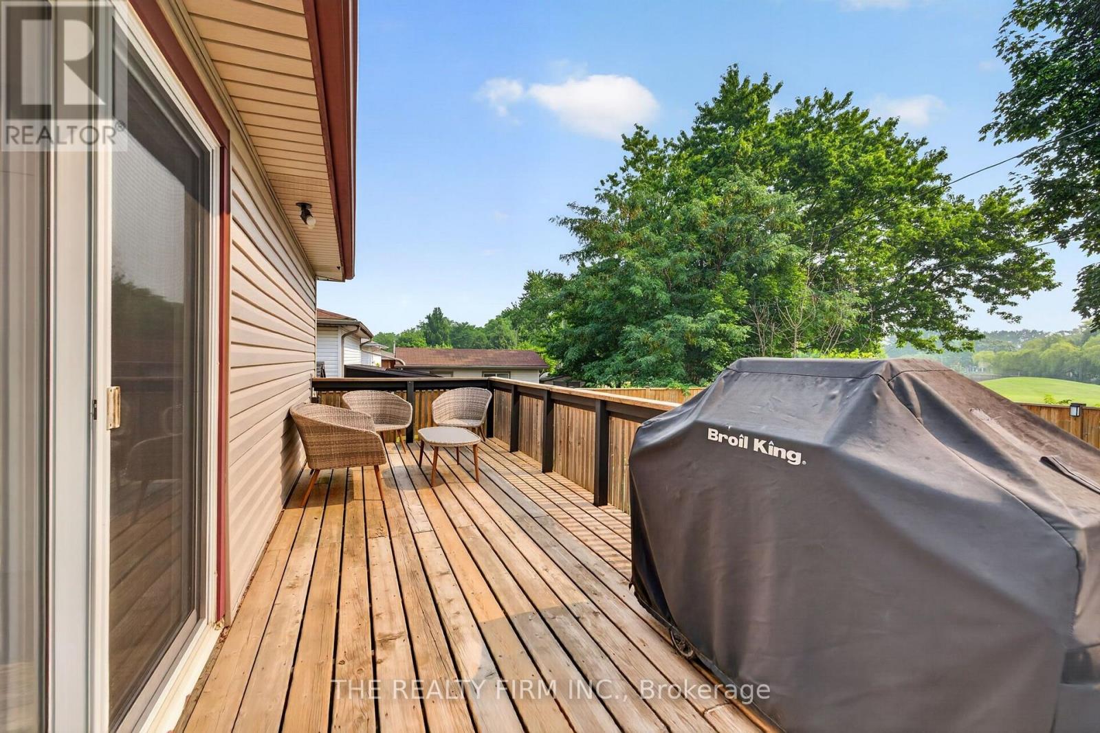 23 CONFEDERATION DRIVE - Image 31