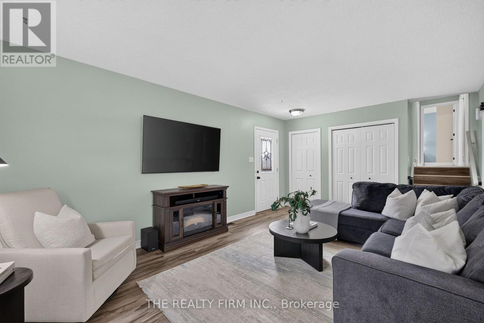 23 CONFEDERATION DRIVE - Image 5
