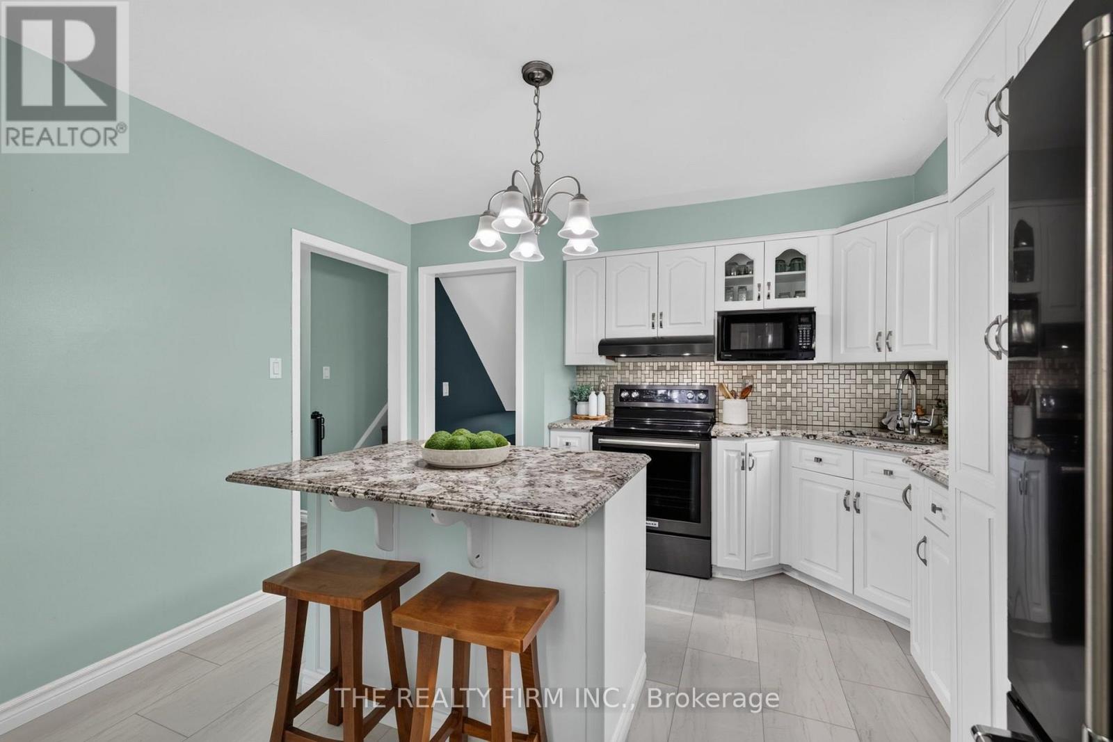23 CONFEDERATION DRIVE - Image 8