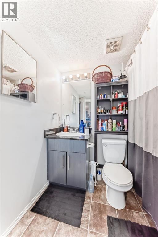#106 5 Saddlestone Way NE - 26