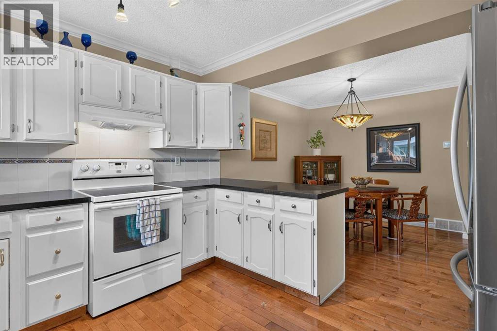 #12 140 Point Drive NW - 18