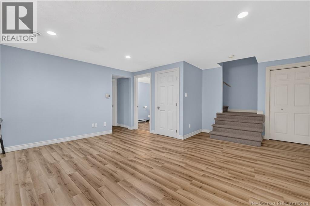 89 Christopher - Image 35