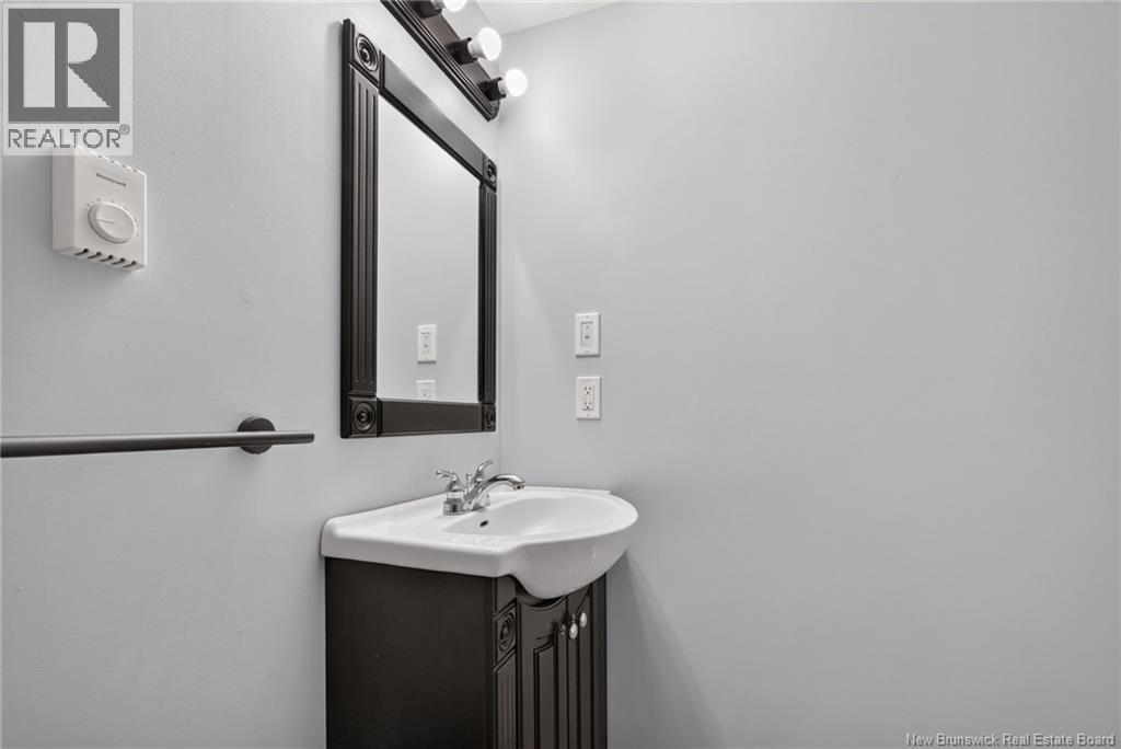 89 Christopher - Image 42