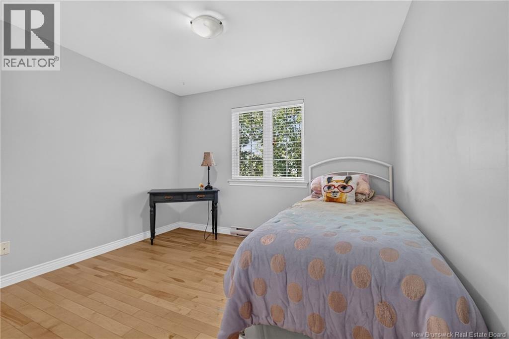 89 Christopher - Image 31