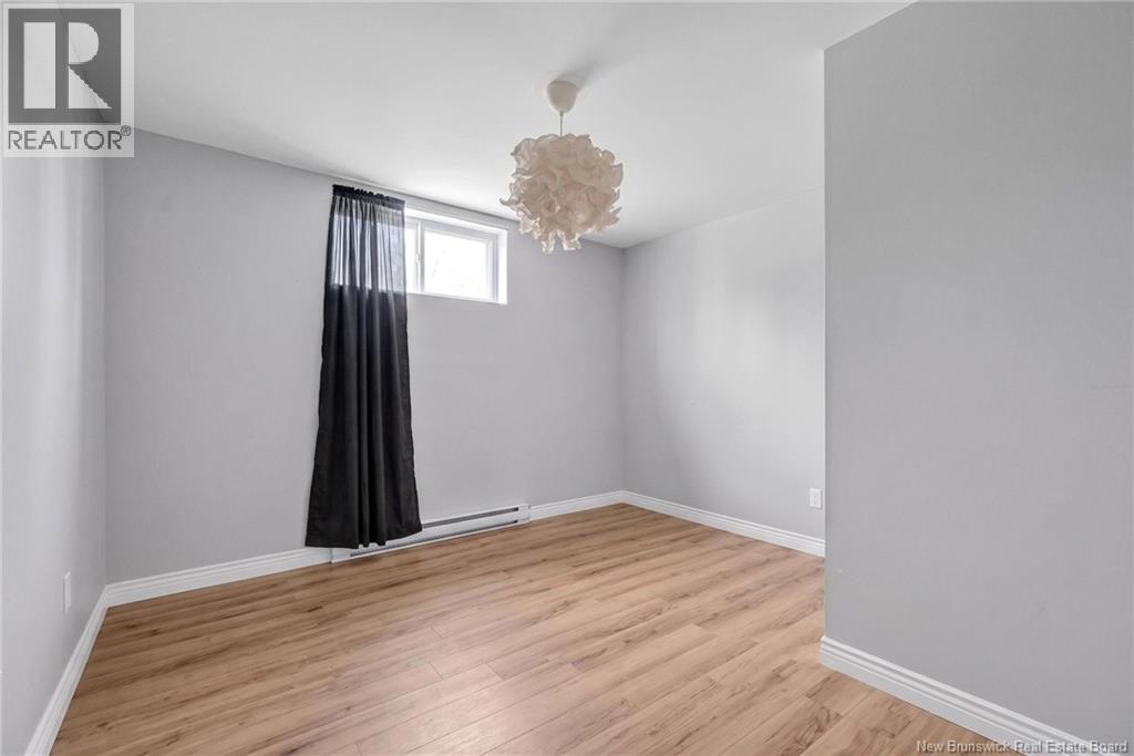 89 Christopher - Image 38