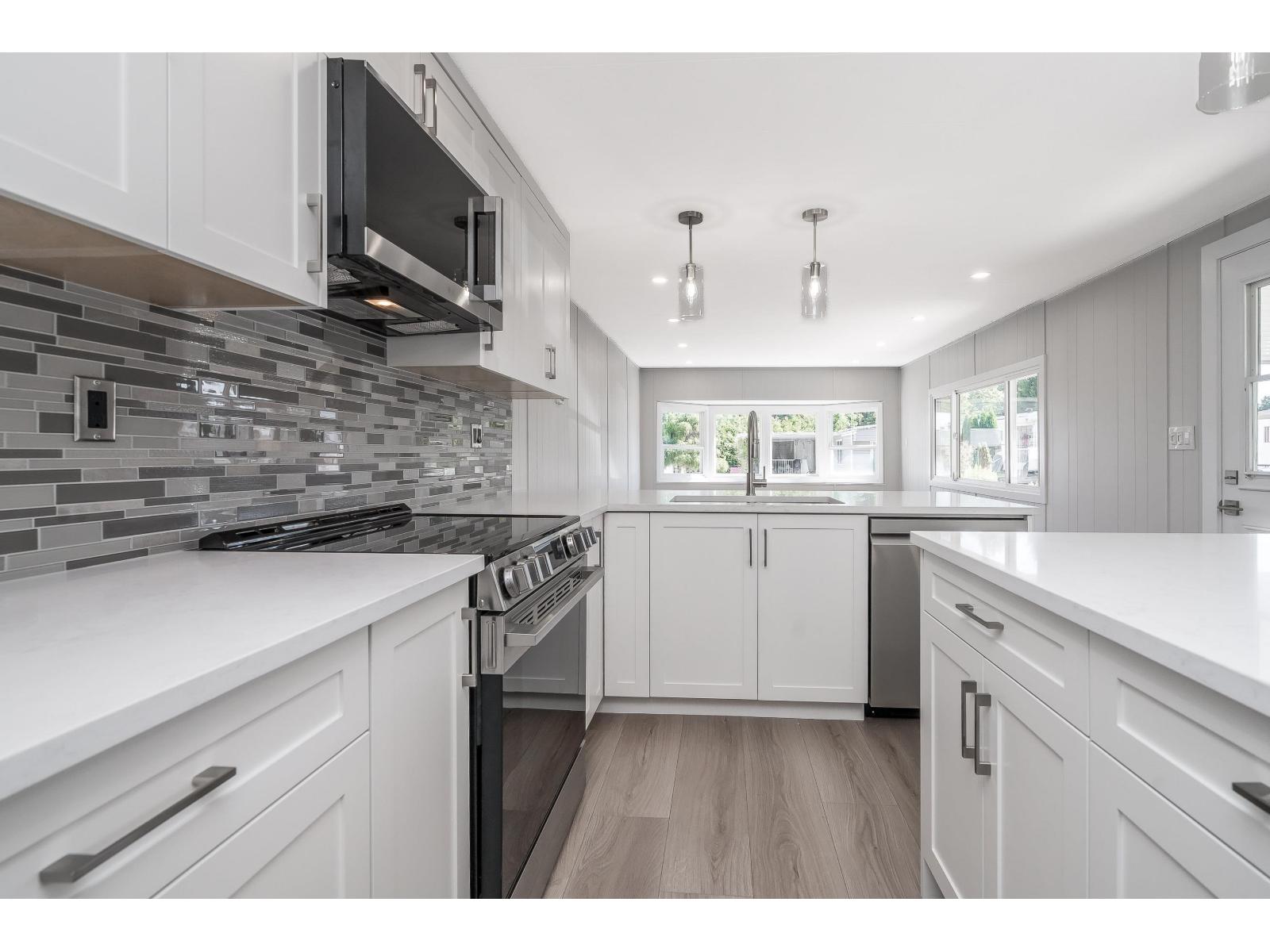 3 Bed, 2 Bath Apartment for Sale in Surrey – 222 1840 160 STREET, Surrey – MLS# R3147767 - Image 2