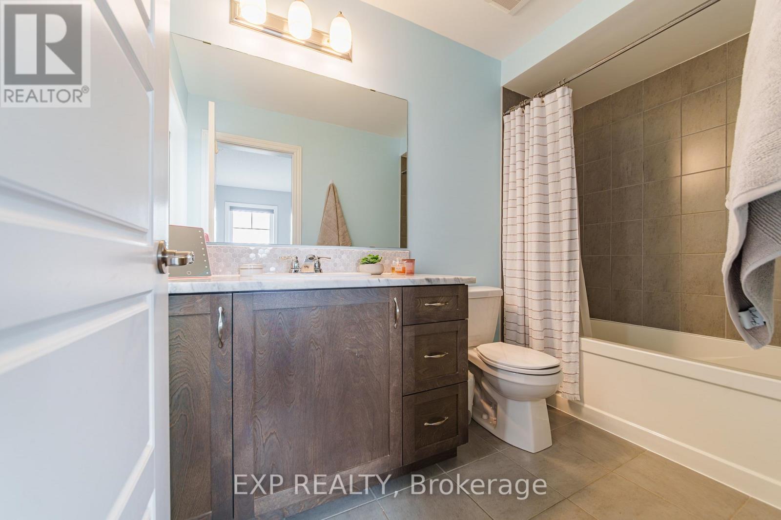 840 STALLION CRESCENT - 35