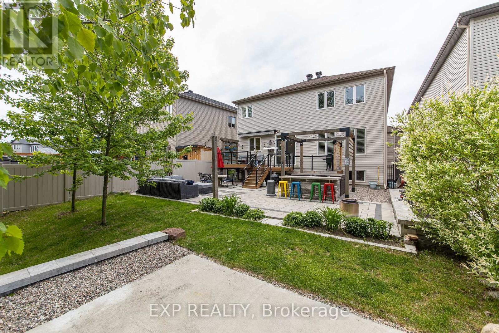 840 STALLION CRESCENT - 40