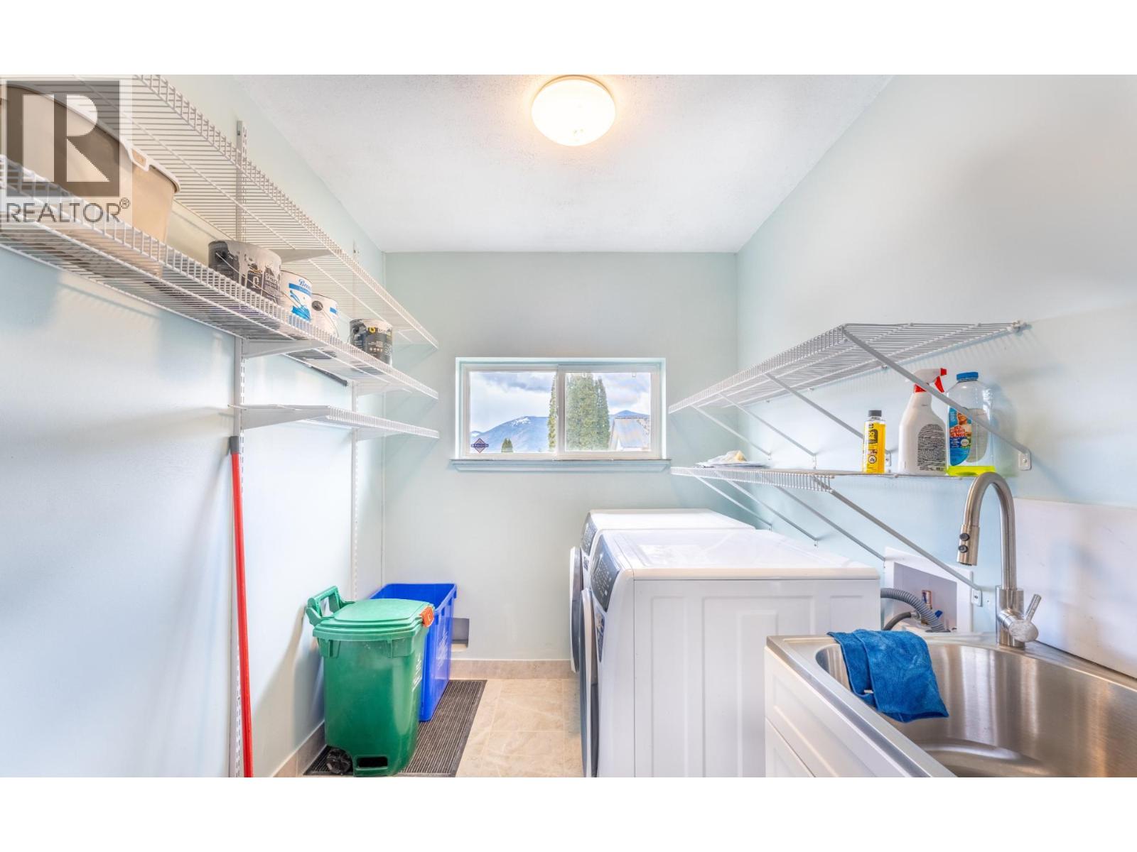 919 REGINA Street - Image 24