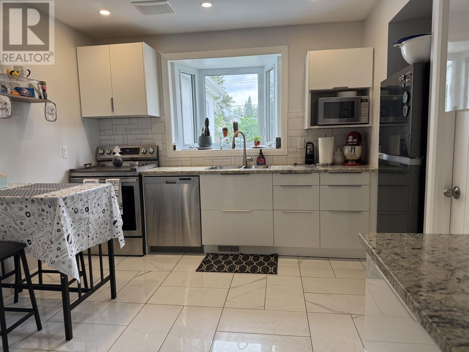 2613 ISABELLA ST E - Image 6