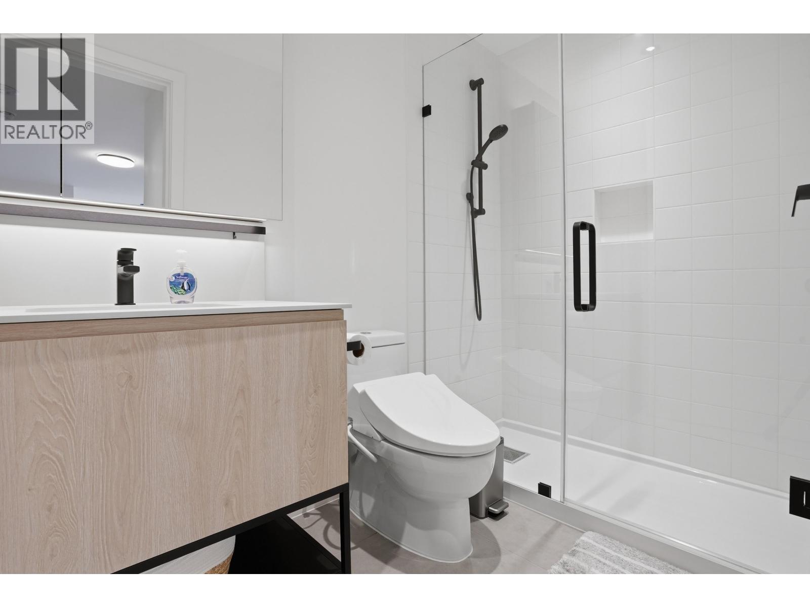 3 Bed, 3 Bath House for Sale in Vancouver – 3960 DUMFRIES STREET, Vancouver – MLS# R3148351 - Image 12