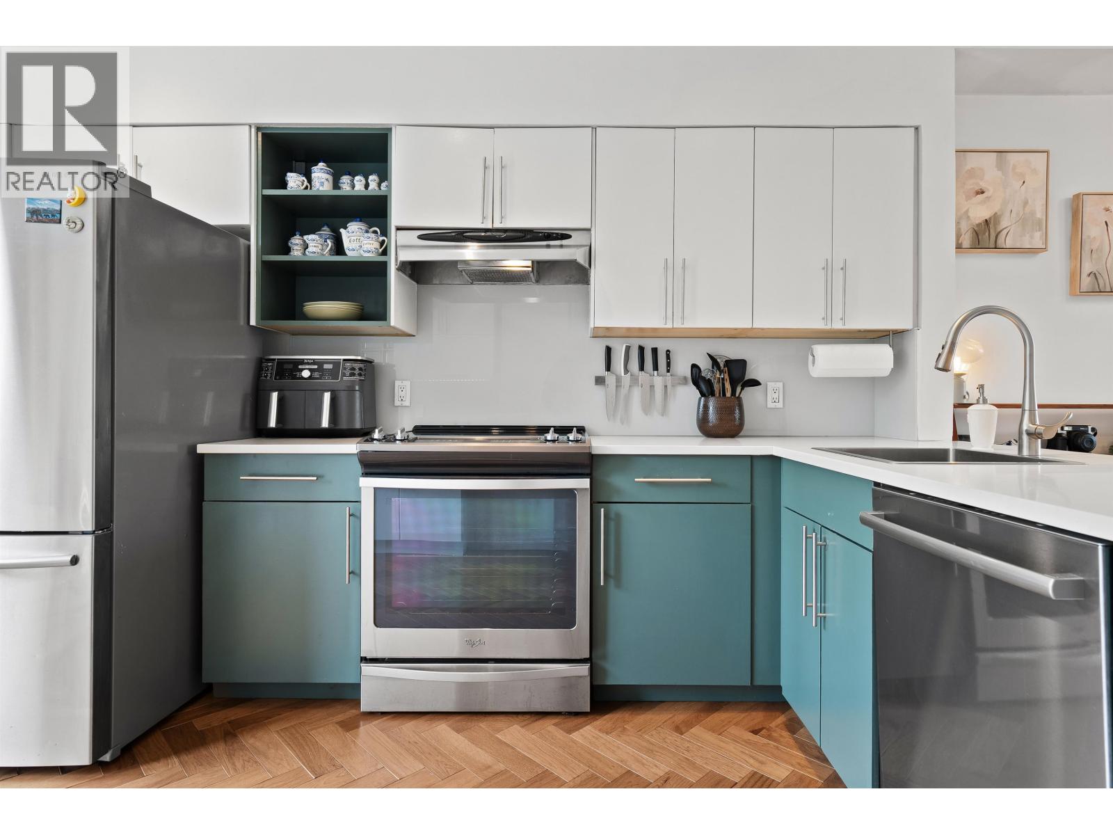2 Bed, 2 Bath House for Sale in Vancouver – 13 939 W 7TH AVENUE, Vancouver – MLS# R3148379 - Image 10