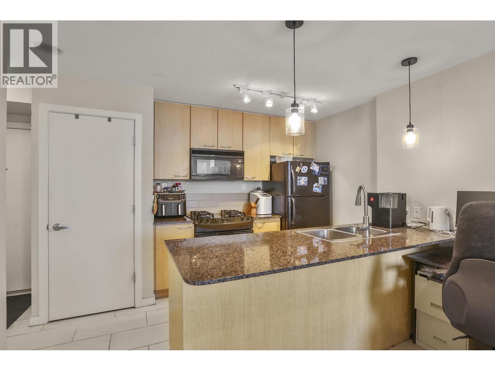 1 Bed, 1 Bath House for Sale in Burnaby – 2001 7178 COLLIER STREET, Burnaby – MLS# R3148380 - Image 3
