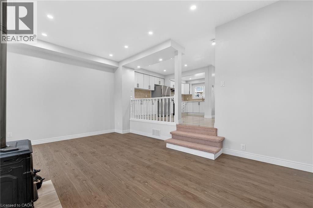 #153 2050 UPPER MIDDLE Road - 18