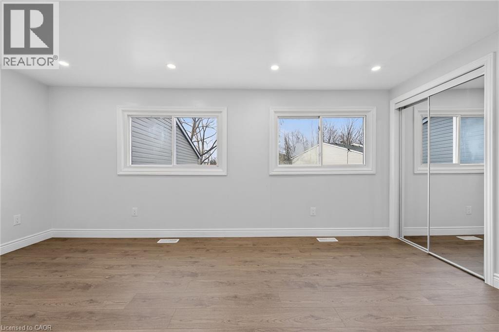 #153 2050 UPPER MIDDLE Road - 25