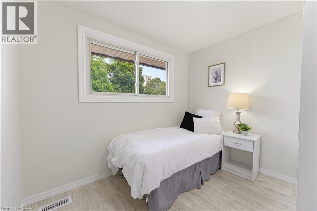 61 BALFOUR Crescent - 15