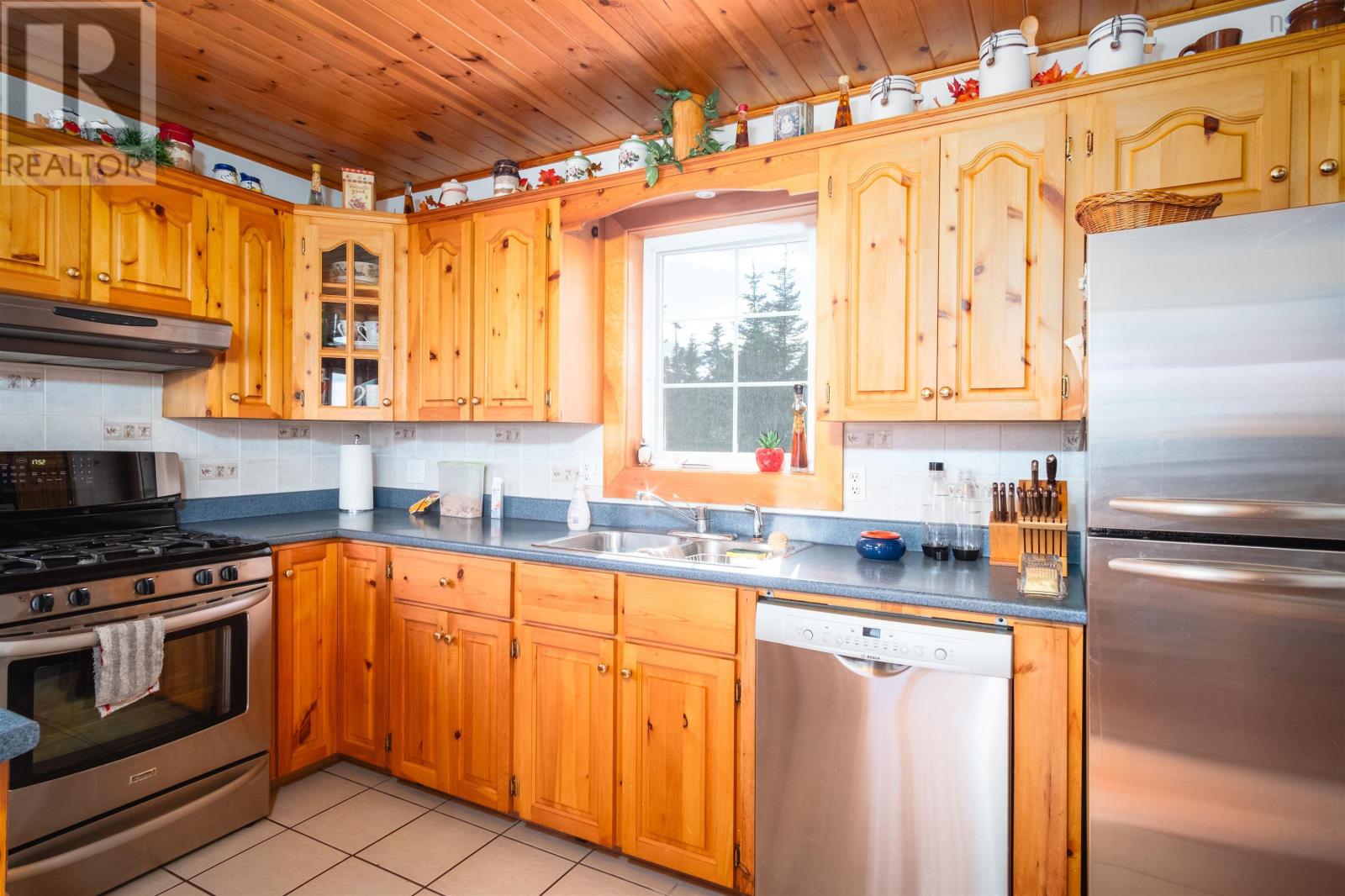 2932 Cape Gegogan Road - 17