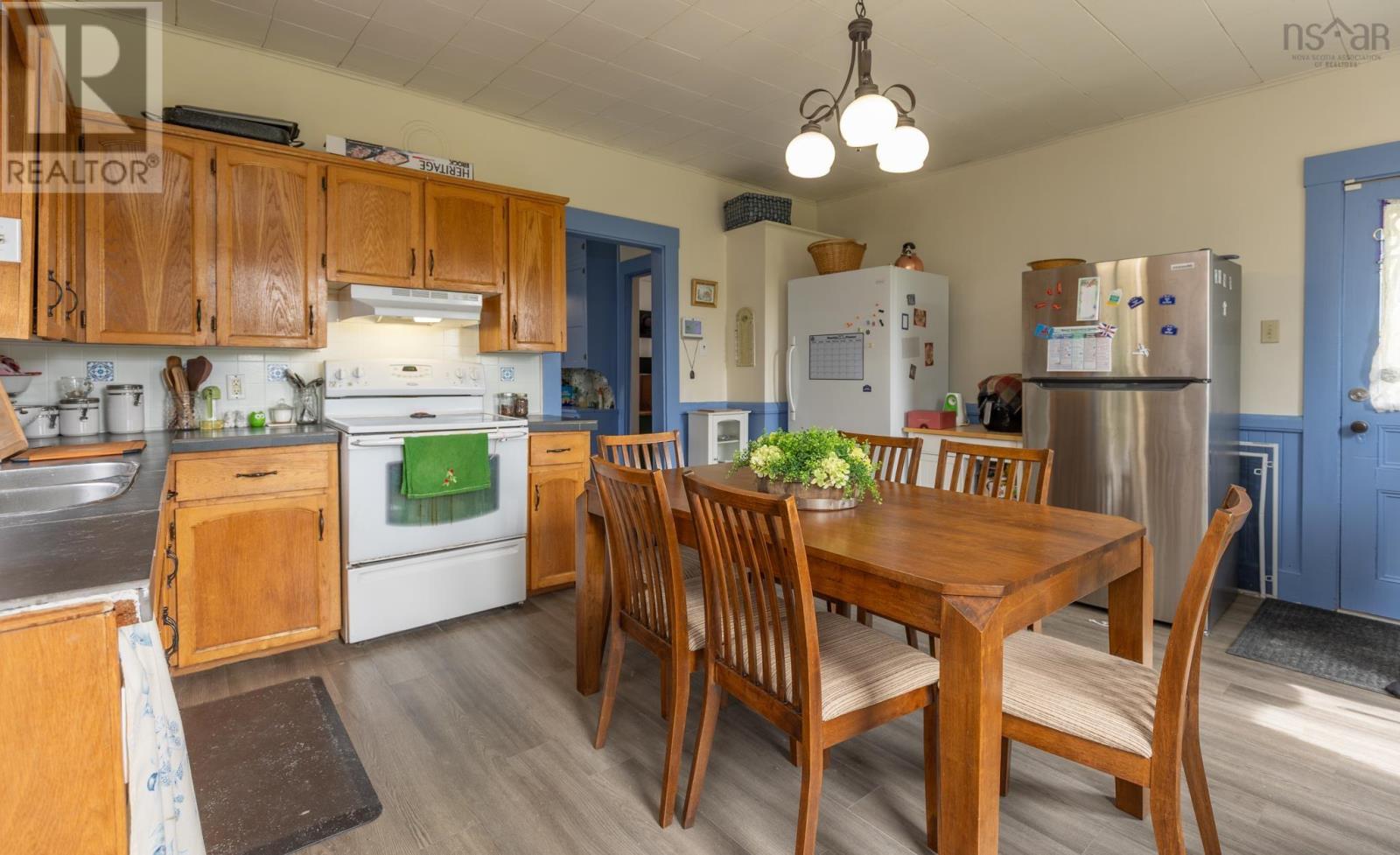 192 Belleville Road - 10