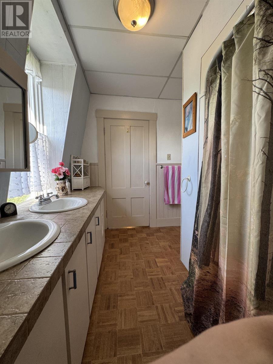 192 Belleville Road - 33