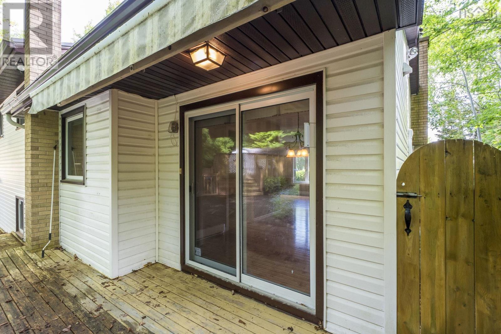 10 Plymouth Street - 32