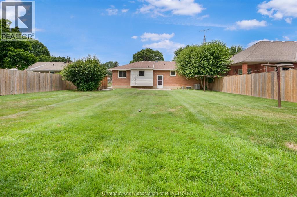 66 HOLLAND AVENUE - 32