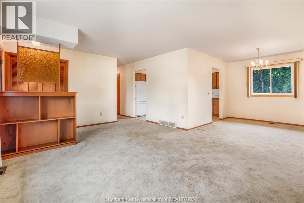 66 HOLLAND AVENUE - 7